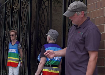 Mark Houck prays outside a Philadelphia Planned Parenthood. (YouTube/The Philadelphia Inquirer)