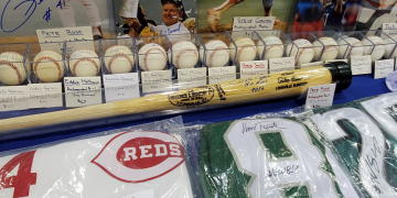 Annual Sports Card Show and Auction Held in Ephrata