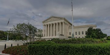 Supreme Court Allows Trump Administration to Revoke Protected Status for Venezuelan Migrants